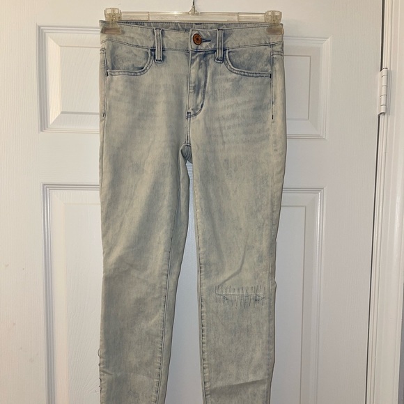 Light Wash AE Jeans! - Picture 1 of 5